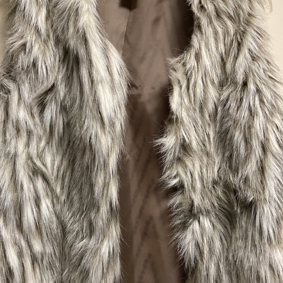 Say What Faux Fur vest S - Picture 8 of 8